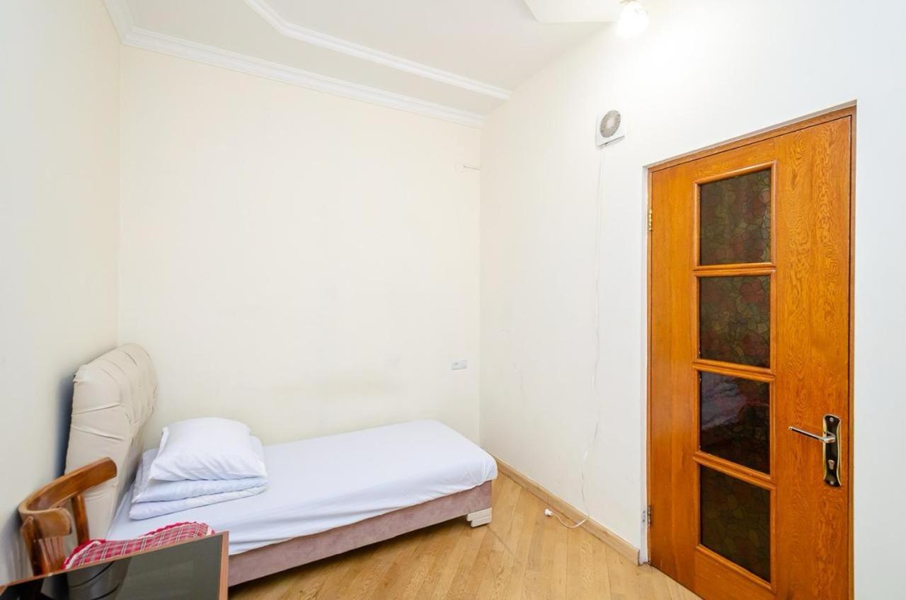 Areva Hostel & Apartment เยเรวาน ภายนอก รูปภาพ