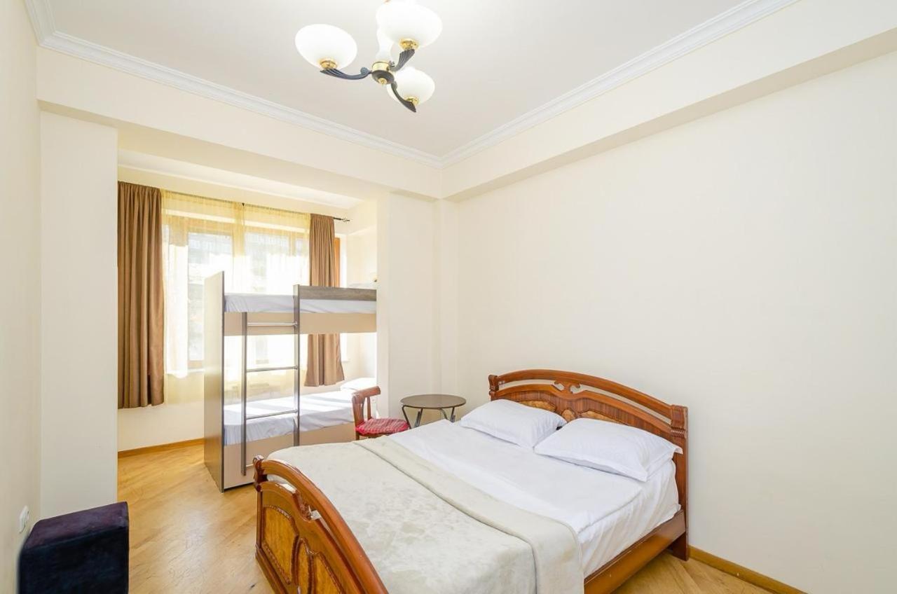 Areva Hostel & Apartment เยเรวาน ภายนอก รูปภาพ