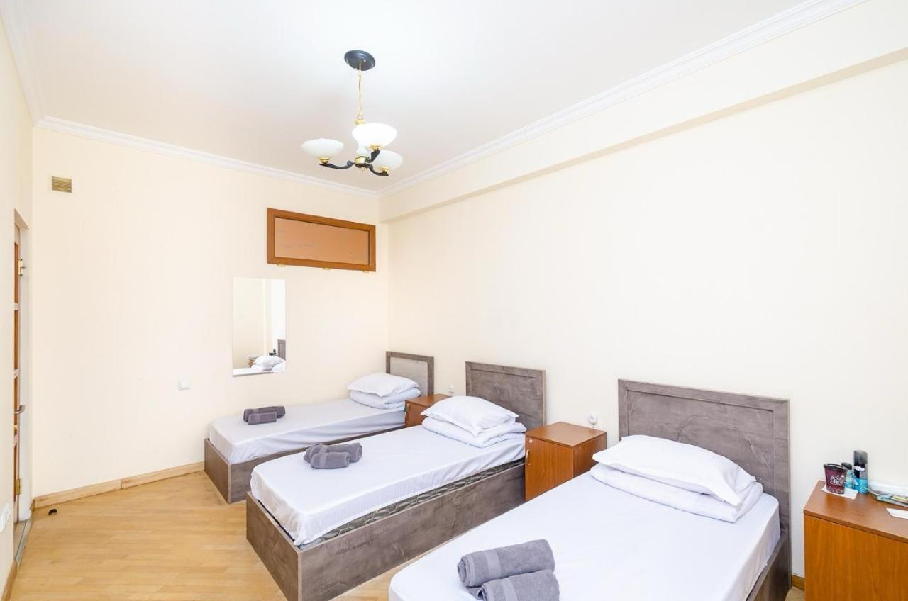 Areva Hostel & Apartment เยเรวาน ภายนอก รูปภาพ